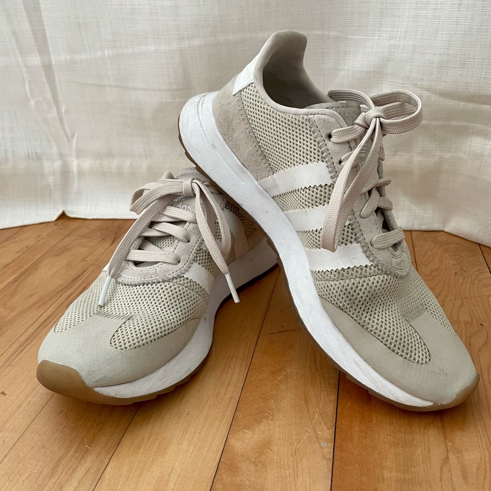Adidas everyday tennis shoe.
